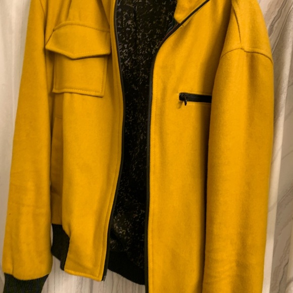 Super dope yellow bomber with hoodie - Picture 2 of 8